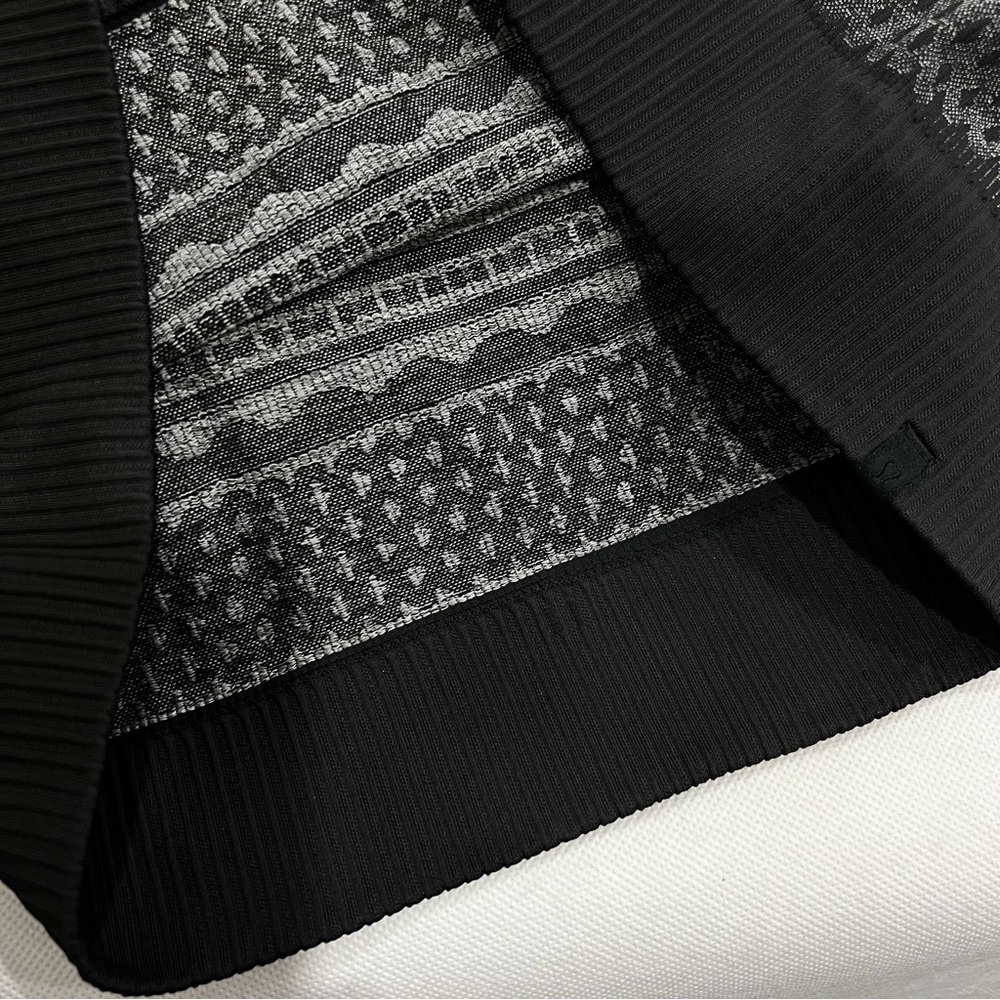 Lululemon Rest Less Pullover size 6 Black/ White (Third Release) Long Sleeve - Picture 11 of 13